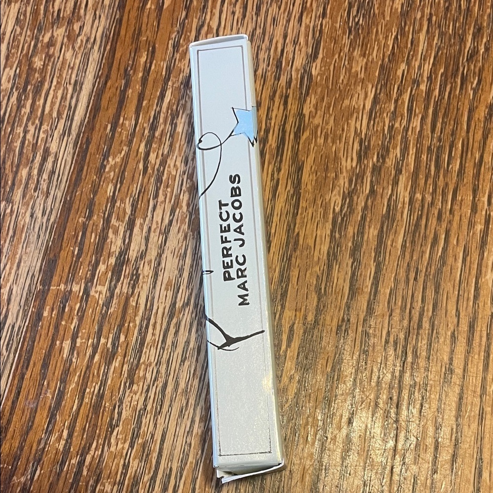 Marc Jacobs Perfect Light Blue Box